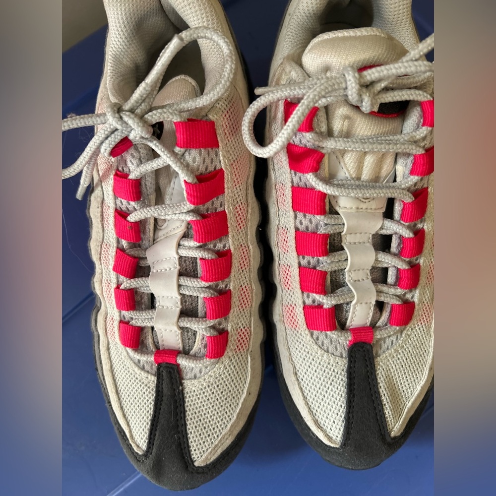 Nike Air MaxWhite and hot pink Athletic Shoes.